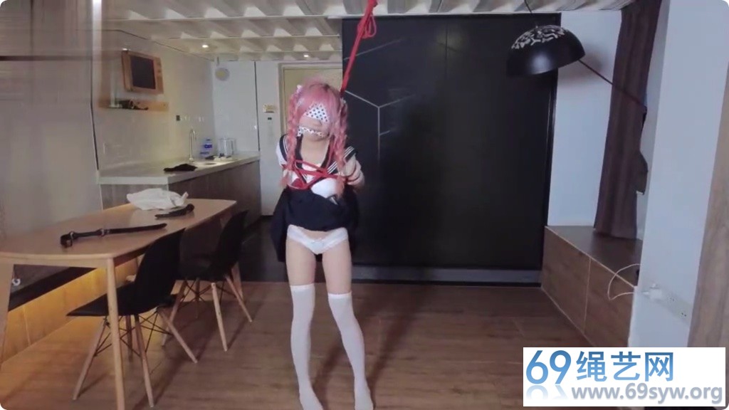 ENbdsm 粉毛JK白丝片足缚 口球胶带封嘴M字腿半吊/23分钟