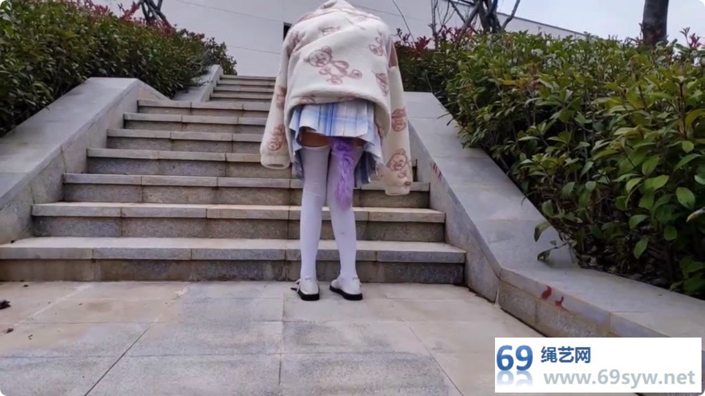 嗷大喵 少女遇险记10 户外+车内白丝尾巴玩弄 尾巴/67分钟
