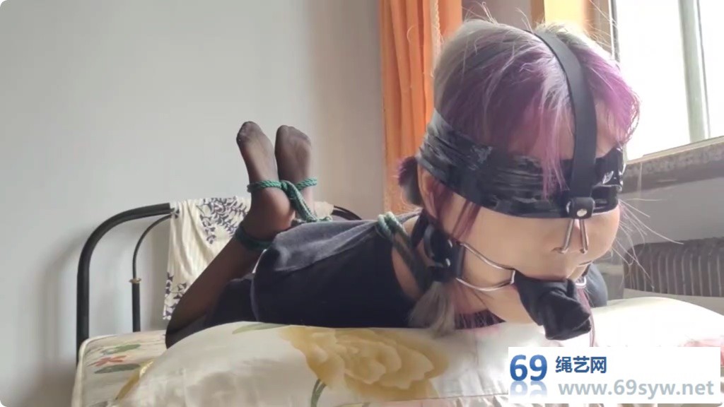 玩奴 黑丝大长腿美少女月潇驷马紧缚奴化 强制舔足含袜训练/28分钟