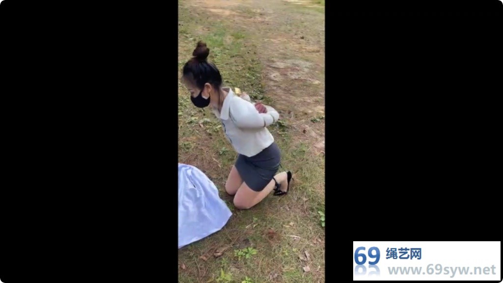女白领OL肉丝袜 居家T教至S禁 户外执行/16分钟