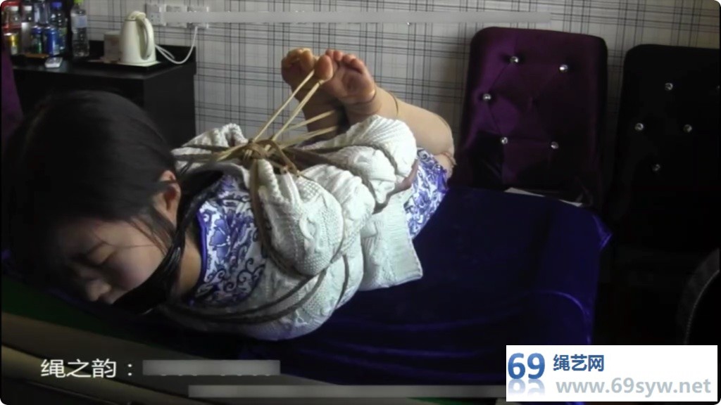 绳之韵 小萝莉灵儿浴室囚禁极限驷马丝袜破坏虐足小合集/17分钟