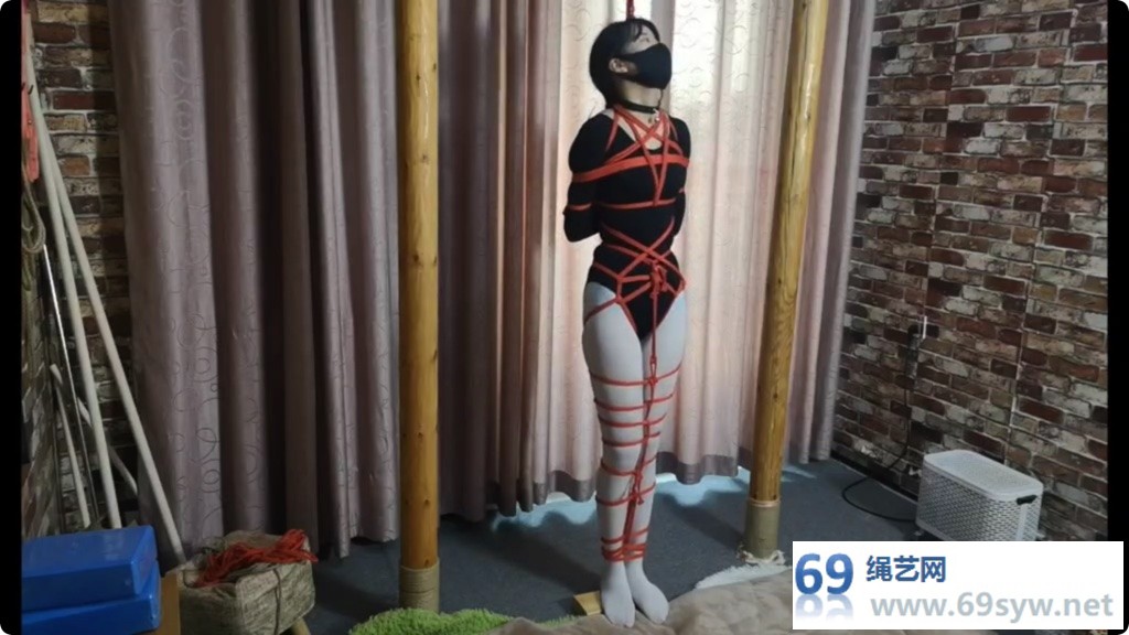 随心 长腿 杨蕊 黑色体操服白丝袜 红绳捆绑放置/16分钟视频下载