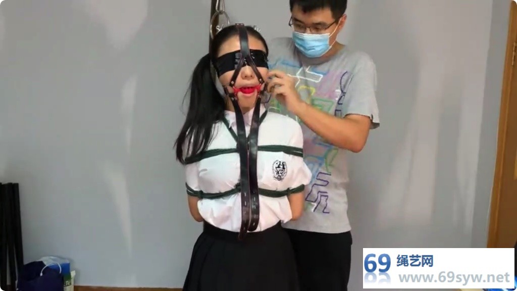 玩奴 白丝妹子月伊初绑严厉驷马 闷绝闻脚人肉椅子驷马落体/16分钟