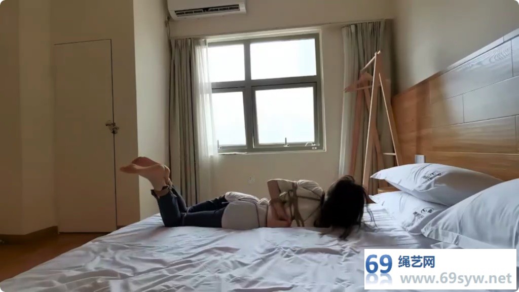 奥特曼 美人虐待 莞尔 美腿牛仔裤龟甲缚/21分钟