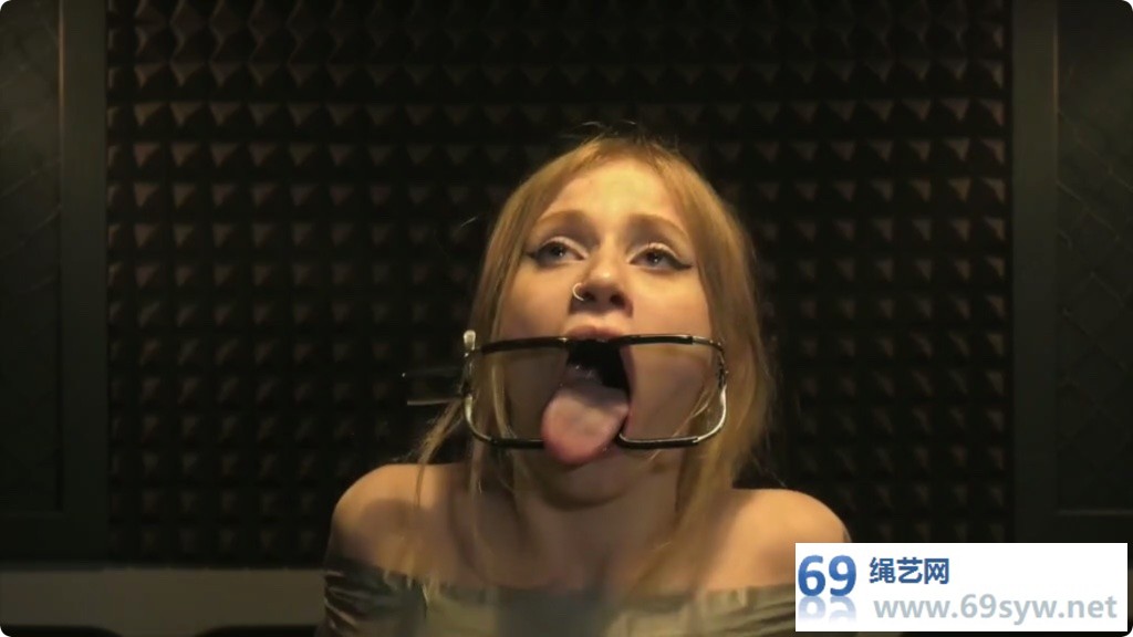 RF Olivia - Gag test for her big mouth 越来越大的口球实验/35分钟