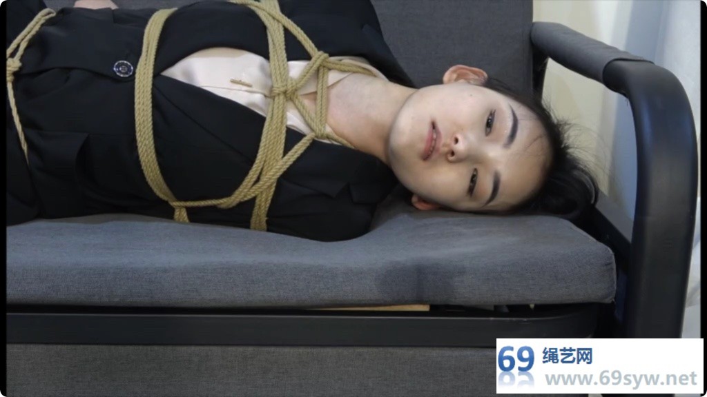 美束映画剧情 美腿果果 学生的报复 下 黑丝OL职业装/22分钟