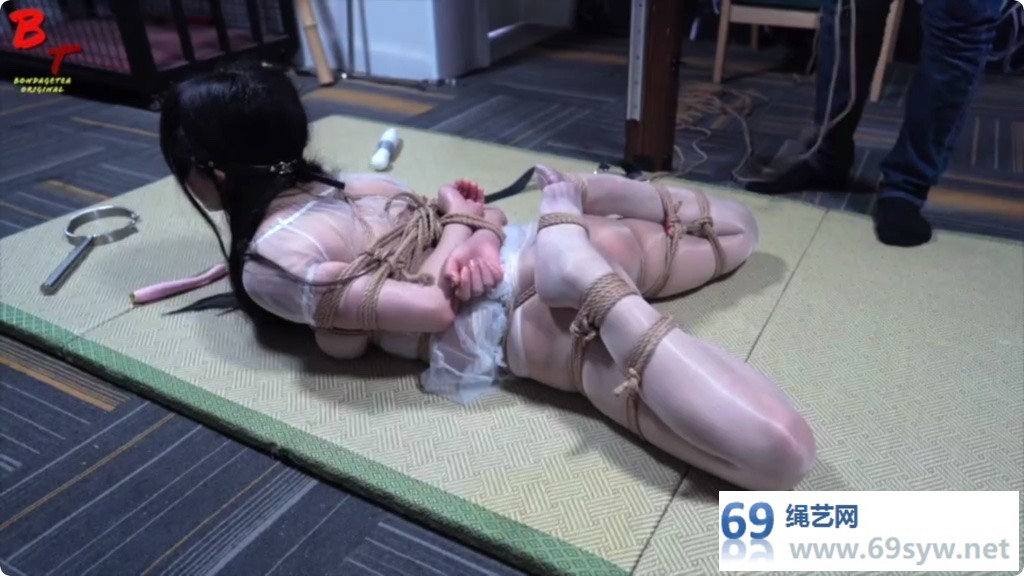 绳精病 白丝美女驷马开腿紧缚 接受主人的训练暗自兴奋不已/20分钟