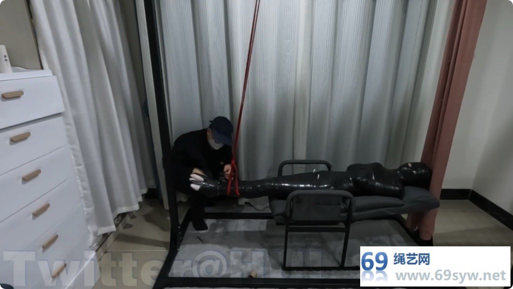 HUI 潼潼主动要求全包木乃伊过夜 被电击半小时就坚持不住哭了/54分钟
