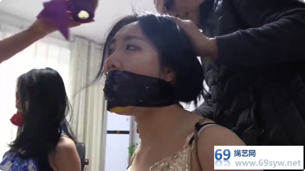 逍遥 柳洋 吴晗 报复捆堵头脚相对束缚放置折磨二女/23分钟