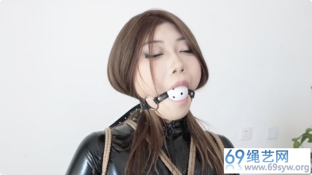 得意客 性感美女S查官被捆绑口球流口水胶带封嘴/31分钟
