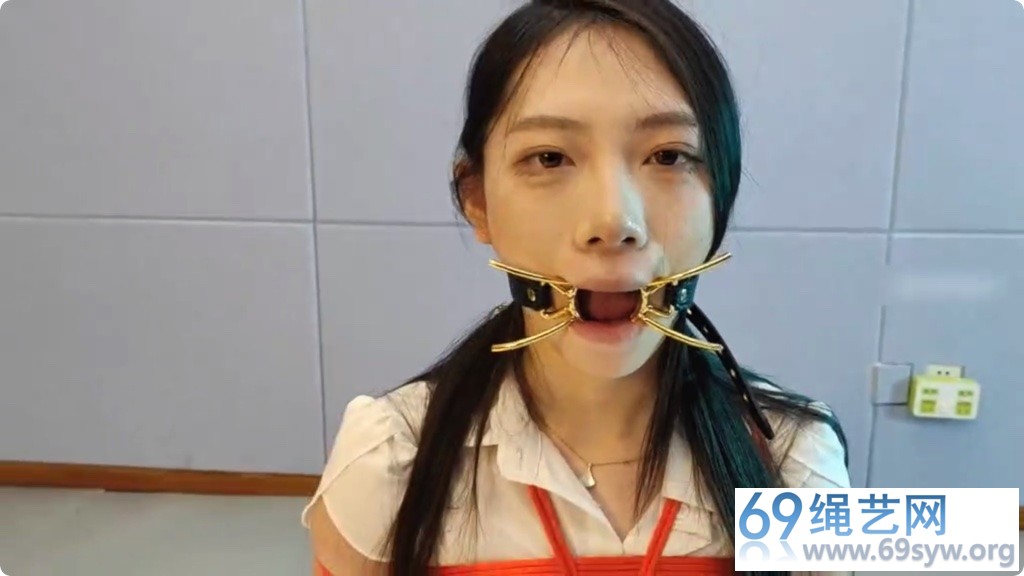 一绳所爱 卢曼莹束缚访谈 聊完马上带上口塞/30分钟