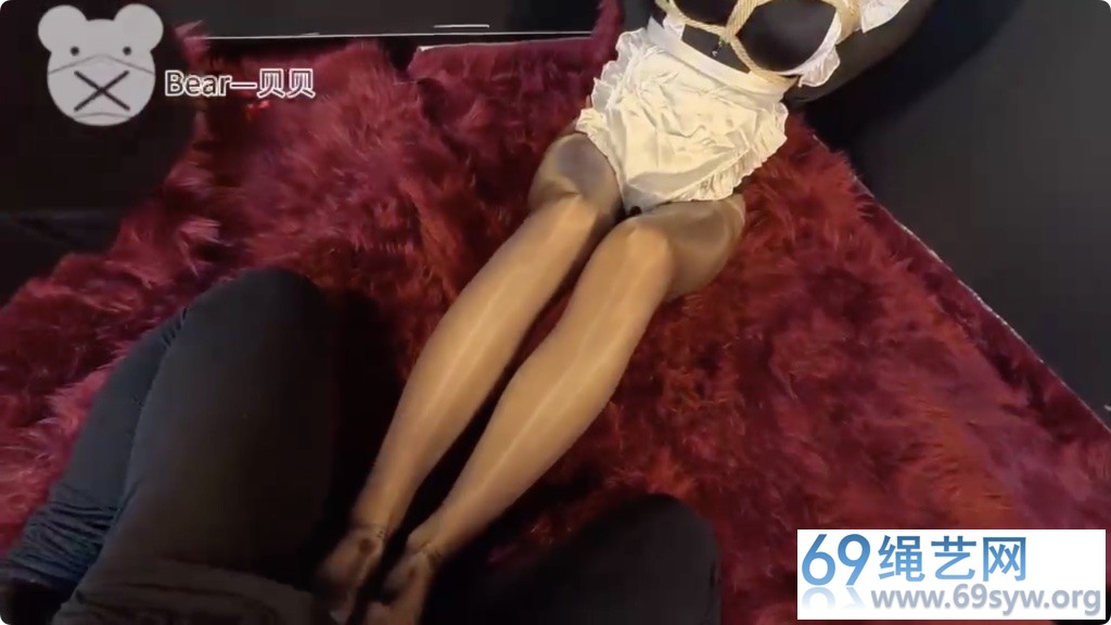 贝贝熊 贝贝心血来潮换上女仆装 面对这性感的身材做点什么好/25分钟