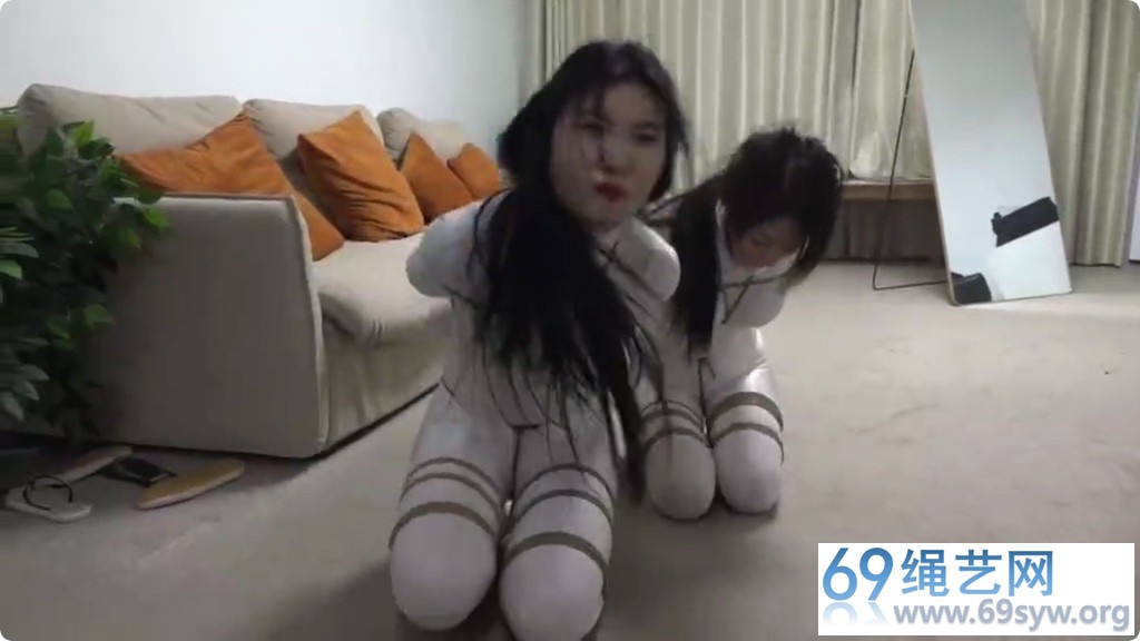 逍遥剧情 柳洋 吴晗 白丝女弩的贩卖直播02 油光白丝体操服/23分钟