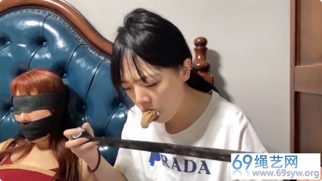 云雀 瑜伽师生遭遇入室绑架 原味丝袜/31分钟