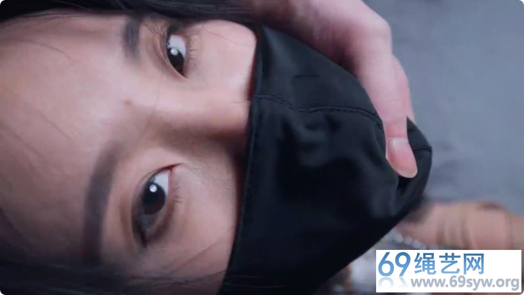 悠米 OL的游戏 偷看我的大腿和足，还偷看绳艺视频？ 震动/31分钟