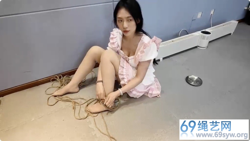 一绳所爱 卢曼莹 挑战有奖游戏 紧到勒出血/27分钟