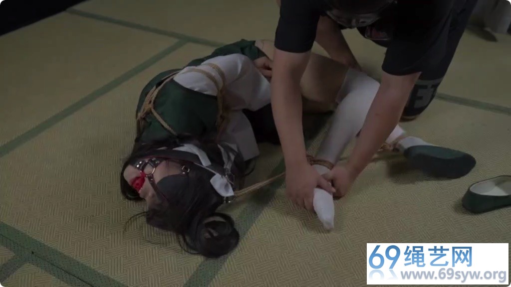 象人 小0 药指cos V字驷马 单手套 马具口塞折腿缚/40分钟