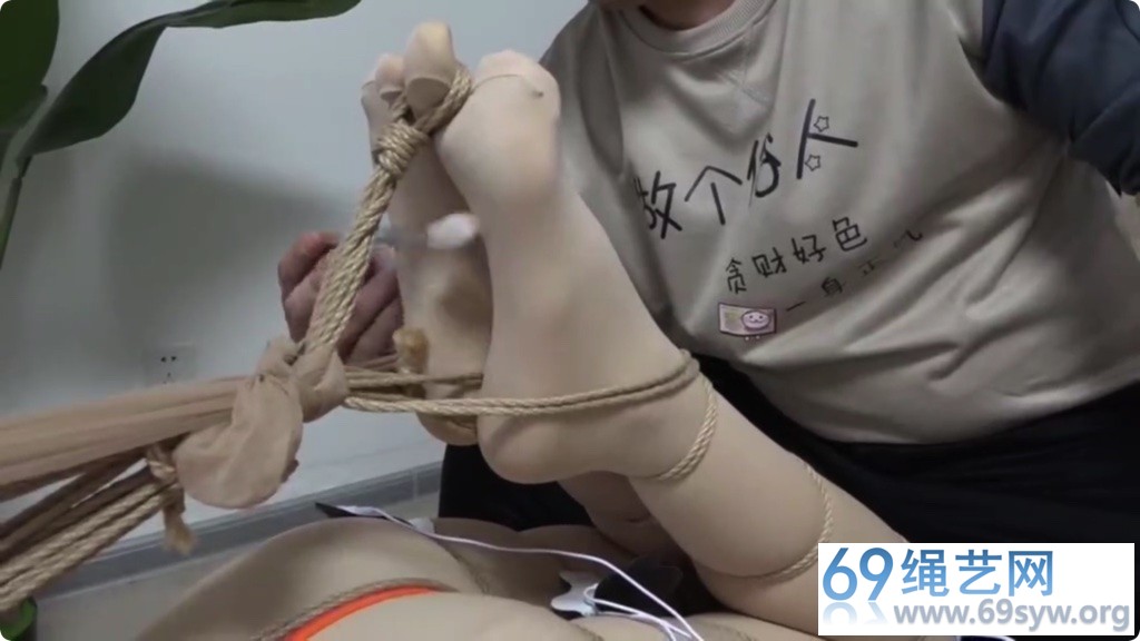 逍遥剧情 俘获神奇女侠 柳洋 体操服 原味蒙堵 电击夹舌/31分钟
