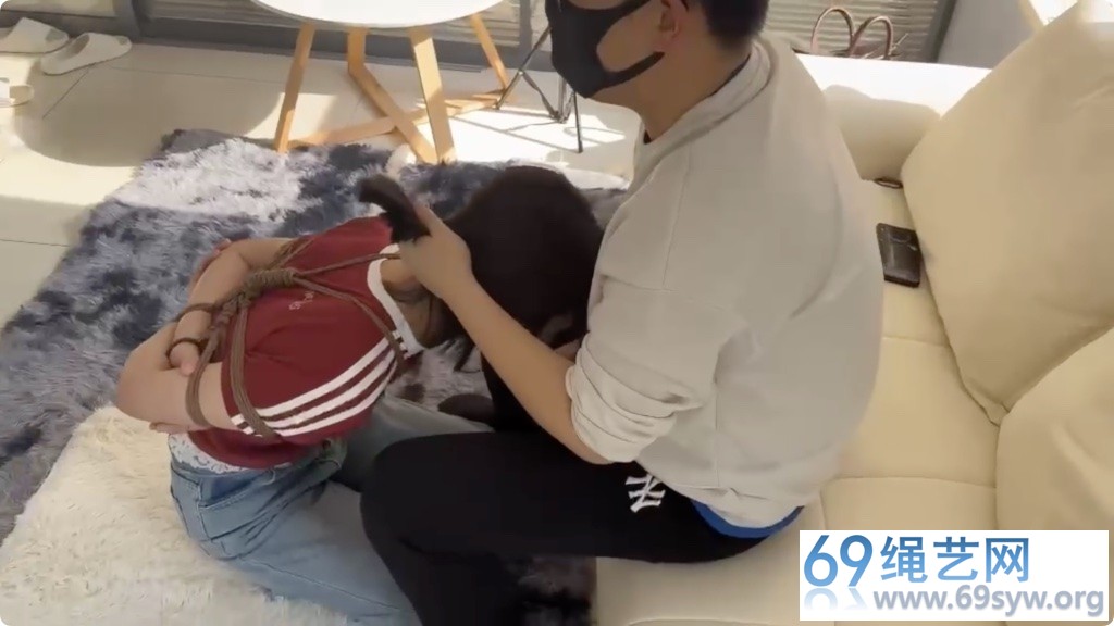 玩绳男孩 刚满十八岁高三青春小妹妹汐汐第一次捆绑口舌/34分钟