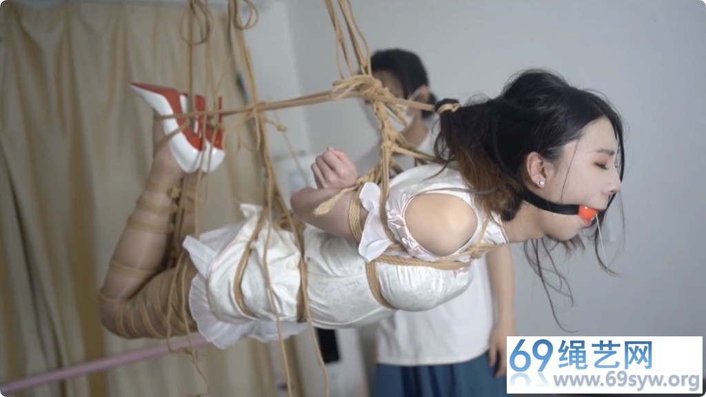  面具男 CD伪娘 苏珊 极品大长腿 电击震动 榨！/91分钟/20积分