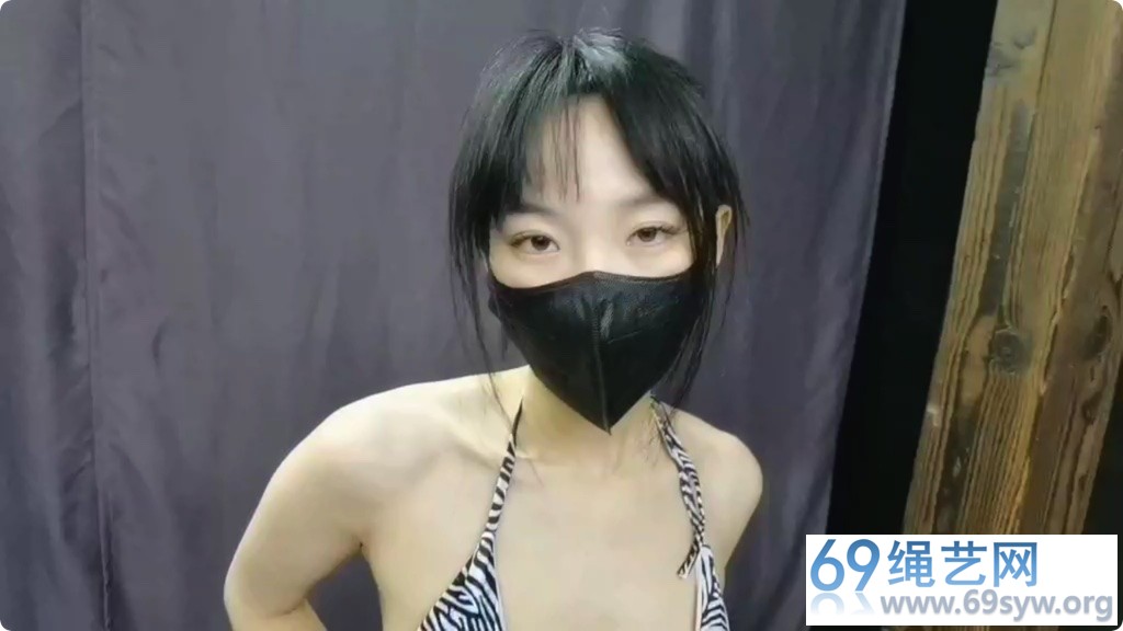 飞天 柔仙儿（嗷嗷） 欧式拘束架罚跪电击放置/23分钟