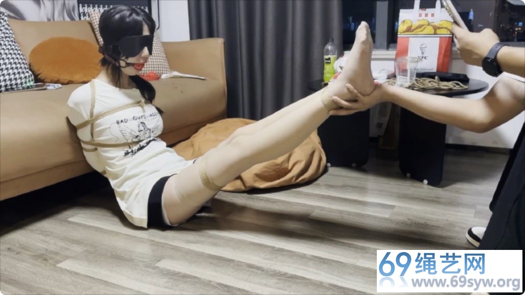 奥特曼 捆绑年轻妹子的日常合集 大长腿高颜值捆足驷马/64分钟