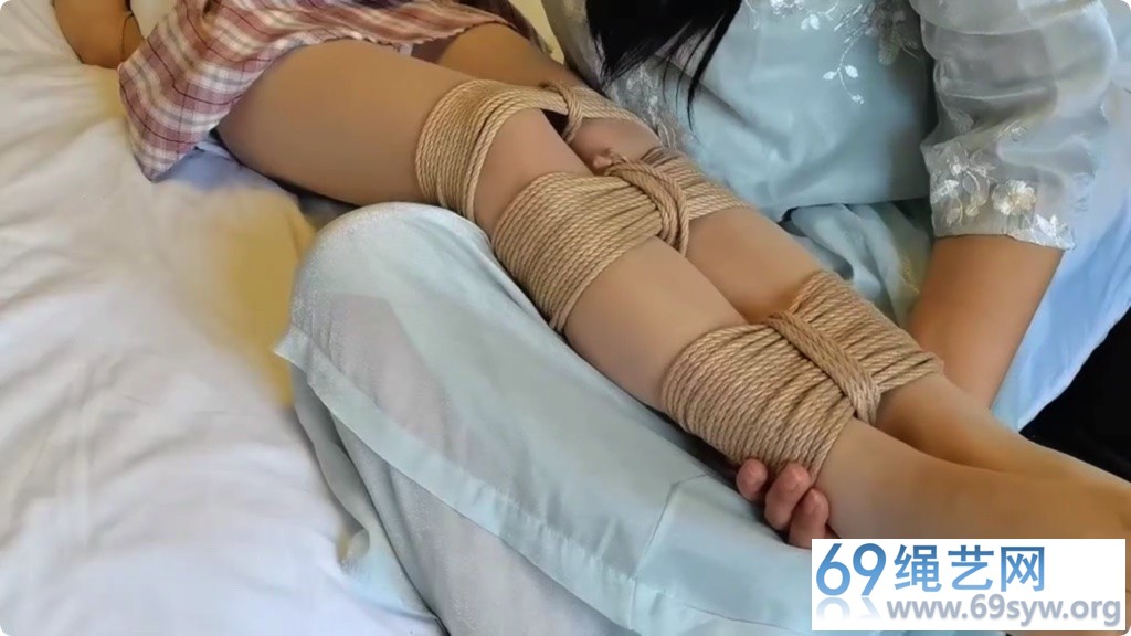 一绳所爱 JK陈雨溪 惨遭女绳师捆绑T教 欧式并腿缚/42分钟