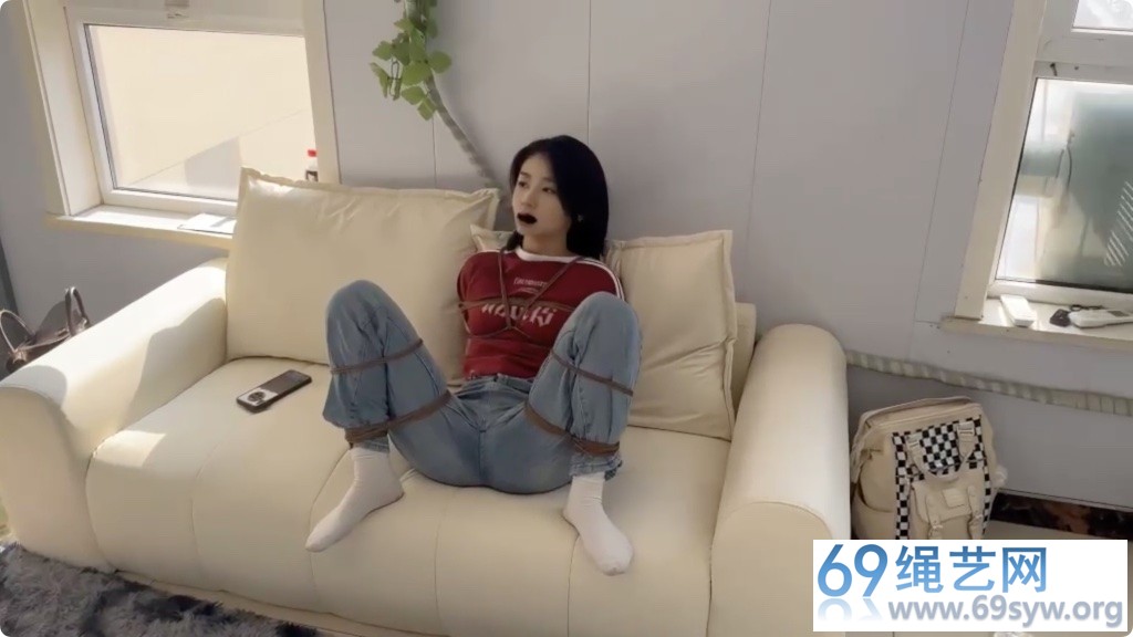 玩绳男孩 刚满十八岁高三青春小妹妹汐汐第一次捆绑口舌/34分钟