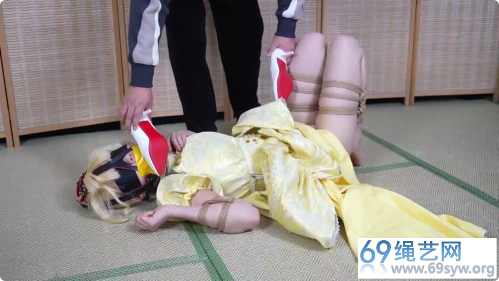 象人 小0-cos 姬野兰K9 丝袜堵嘴+马具口塞 全自动足底震动/31分钟
