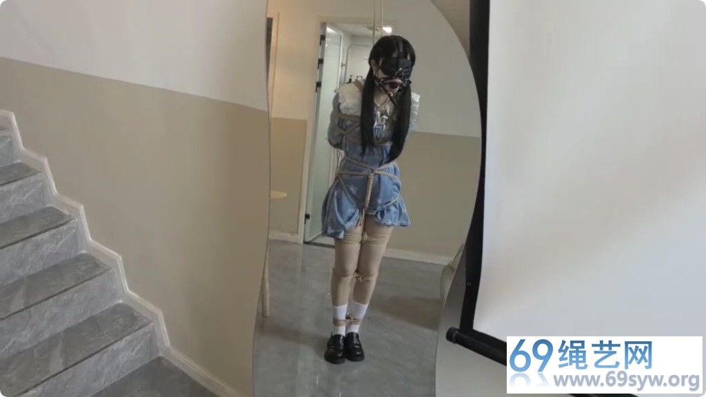 FXX 上下无内肉丝 内置 绞刑半吊 团缚 真实震动/37分钟