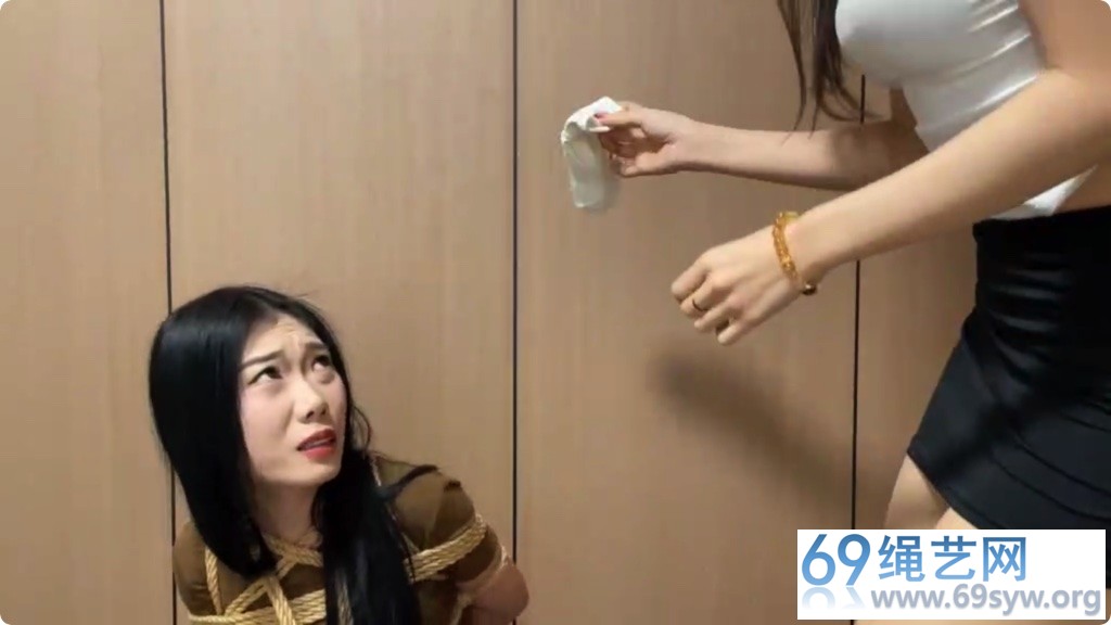 云雀剧情 韩玉+琳琳 病人反制T教小护士 上 女S女M/30分钟
