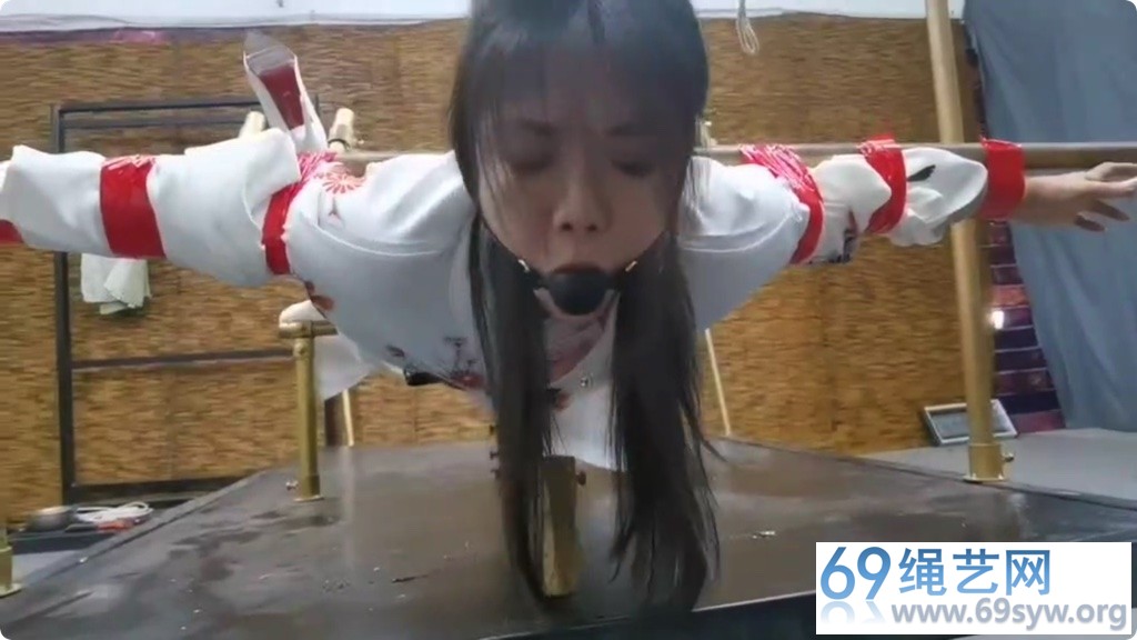 HD飞天 李然 金属拘束架/33分钟