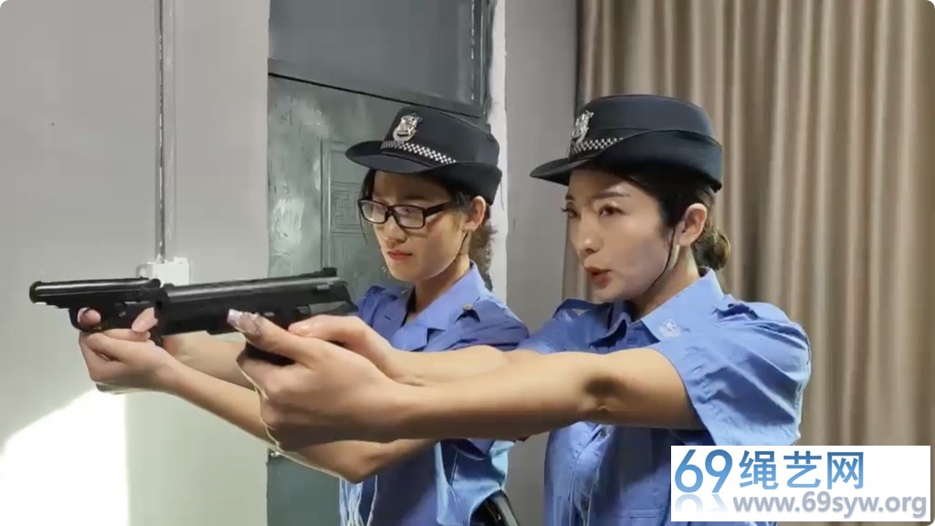 李大侠 佳佳 女探员小组的沦陷 上 三人制服拘束丝袜包头/33分钟