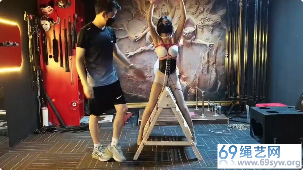意之窗 小爱慕汤圆 遛狗木马惩罚 气质美女/21分钟