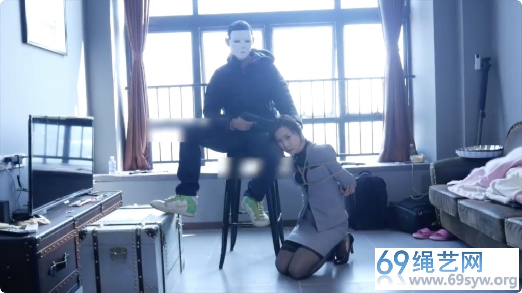 猎美 逆转三部曲之陷落 肉丝红色高跟 冷艳女井惨被胁迫紧缚/27分钟