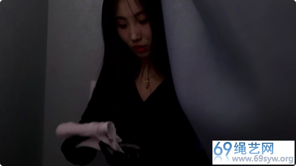 红鲤鱼 恩可+童瑶  女贼的世界 第八集 女S女M/15分钟视频下载