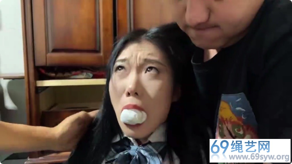 云雀 剧情 韩玉+李然 入室强绑母女 上 逃脱失败被加固/26分钟