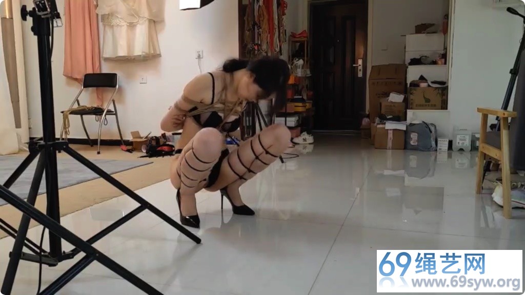 随心 雅熙 性感女贼 全身扎带捆绑/22分钟