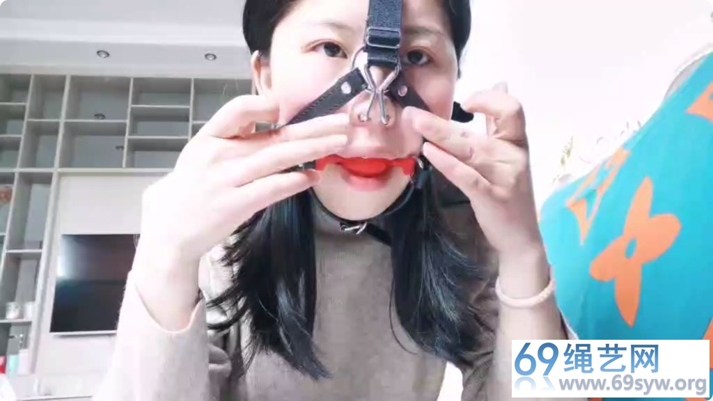 王宁 女M的直播 深度体验鼻勾口球 口水四溢/10分钟