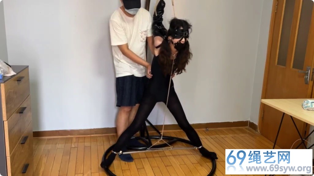 玩奴 长腿紧身衣美少女 极限单手套分腿强制站立/20分钟