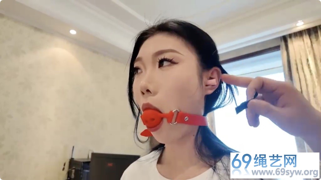 枫叶 韩玉 中国女孩解救欧美佳丽 多重蒙堵感官封闭/46分钟