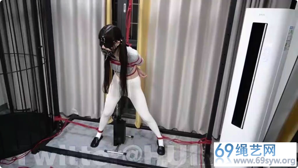 HUI 潼潼真空白丝 超紧直臂放置 强制站立开腿罚站/39分钟