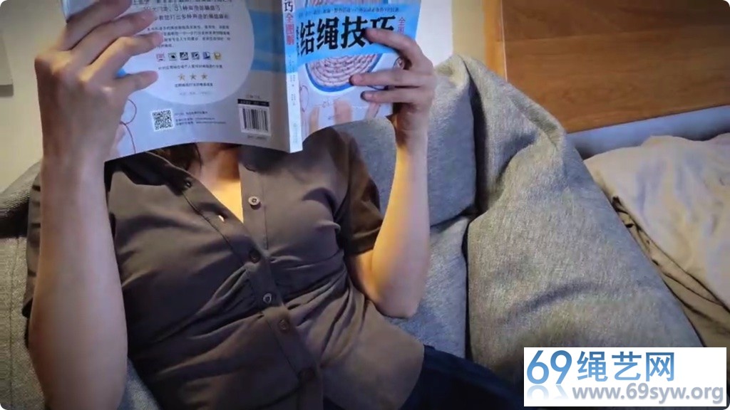 丝米 沉迷自缚的亲姐姐Ⅱ + 猫奴女友 套上锁链/29分钟视频下载