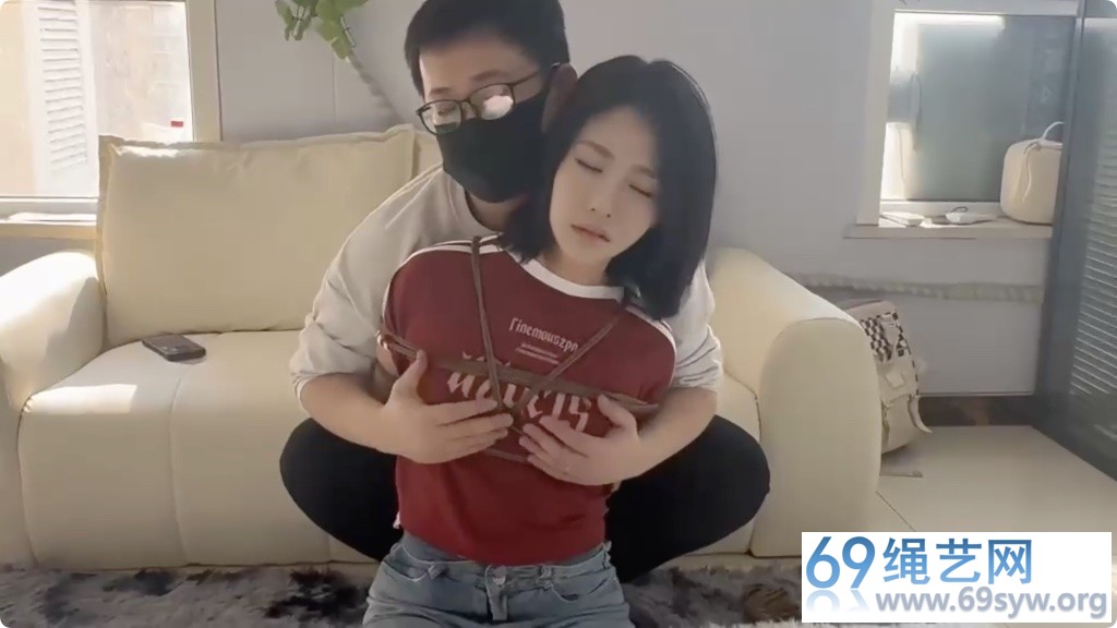 玩绳男孩 刚满十八岁高三青春小妹妹汐汐第一次捆绑口舌/34分钟