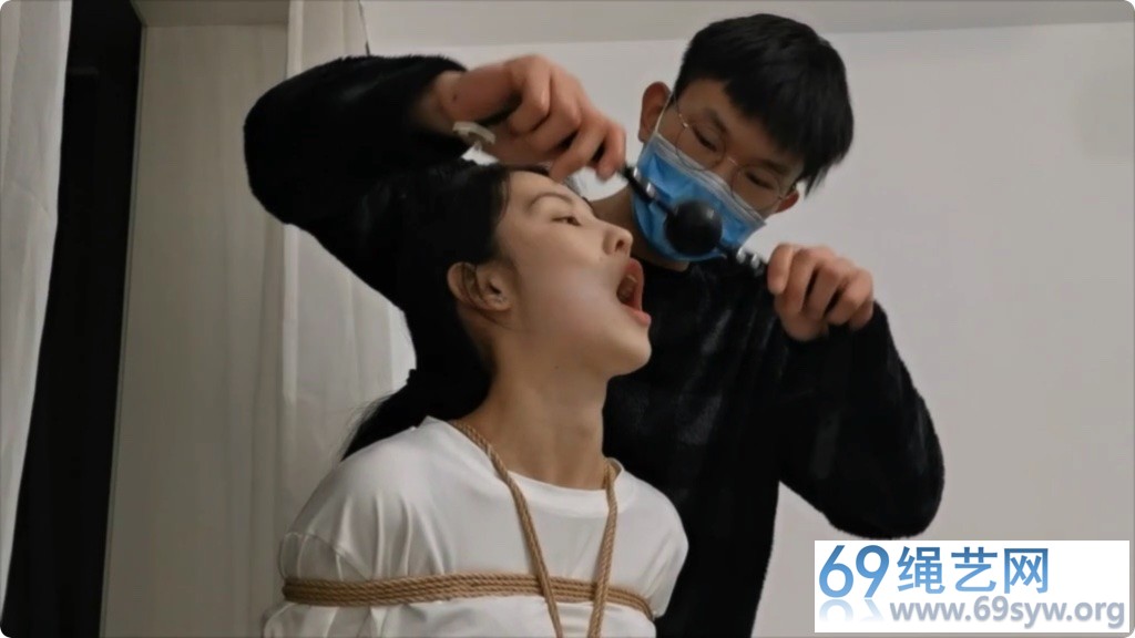 奥特曼 美人莞尔 捆绑放置多种方式堵嘴 超大口球/61分/4影视币