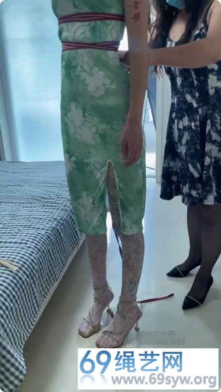 媚娘 来自圈内女王的挑衅 网袜捆脚趾 恋恋足吸臭训练/59分钟