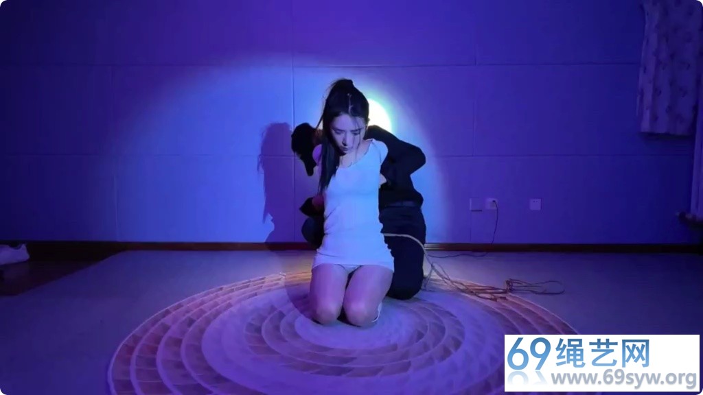一绳所爱 杨若琳 鸡翅膀超紧缚悬吊 绑哭杨若琳 美腿长靴/36分钟