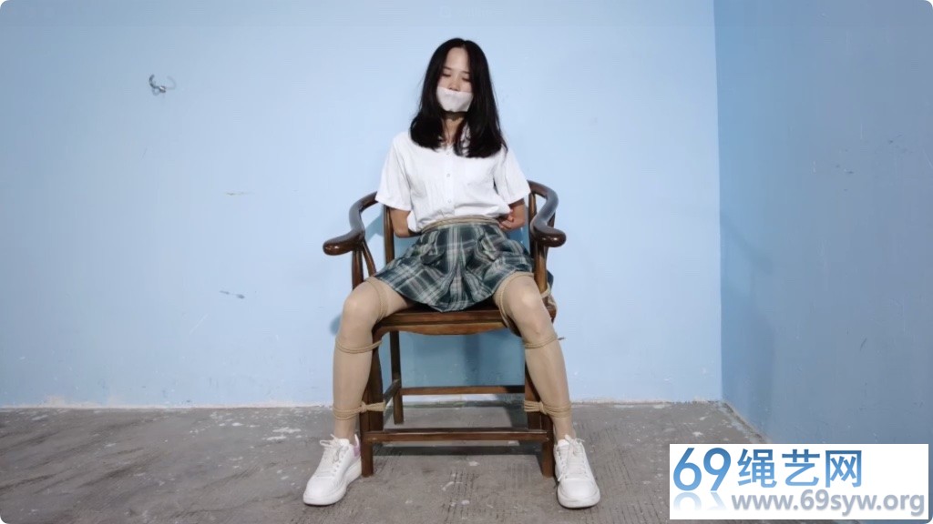 樱束 绑架案 漂亮女学生被歹徒盯上绑架胶带堵嘴挣扎失禁/32分钟