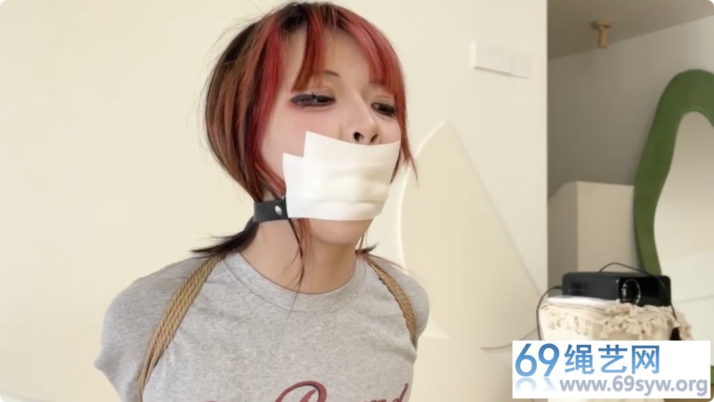 奥特曼也很酷-极限丝袜口球堵嘴/44分钟
