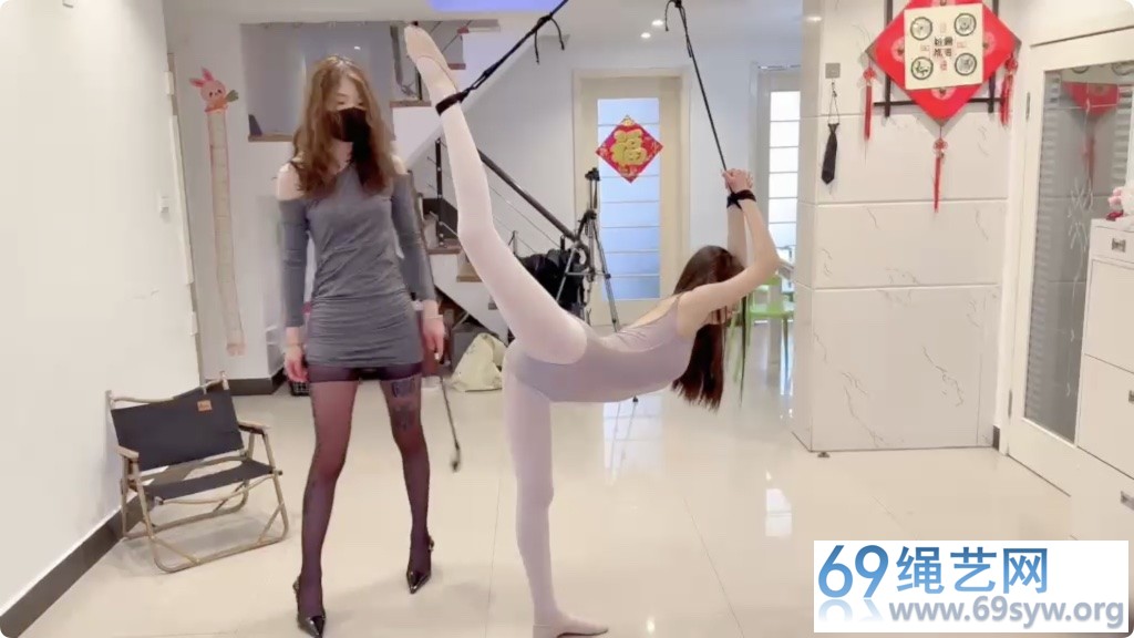 媚娘 舞蹈生书瑶的痛苦加训01 床底禁闭 女S女M/26分钟